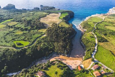 Playa de guadarnia en llanes Asturias